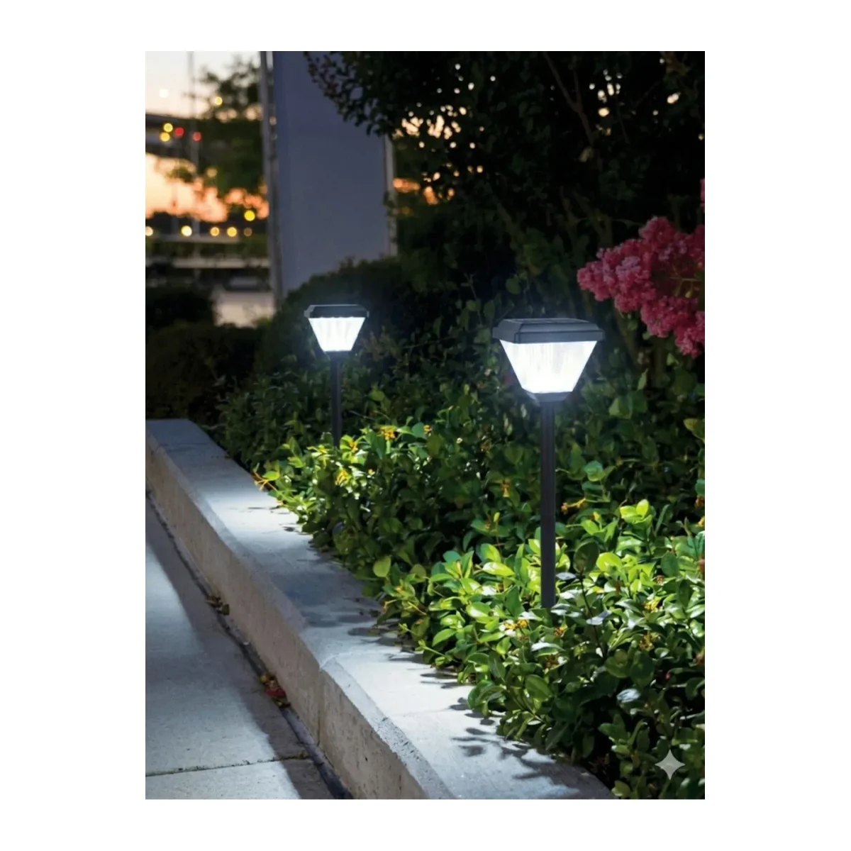SOLAR LED BAHÇE ARMATÜRÜ KARE 20W/h 6500K - Görsel 2