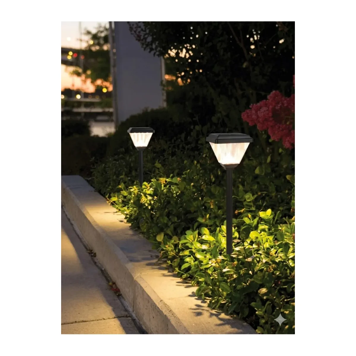 SOLAR LED BAHÇE ARMATÜRÜ KARE 20W/h 3000K - Görsel 2